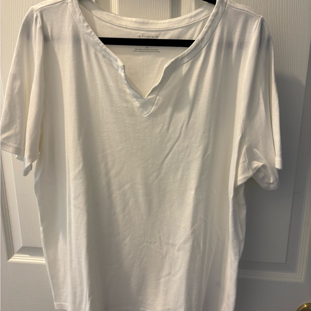 Talbots women’s White Notch Neck Tee